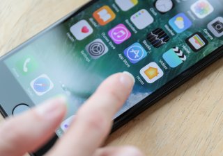 Apple upouští od zvýšení výroby iPhonů