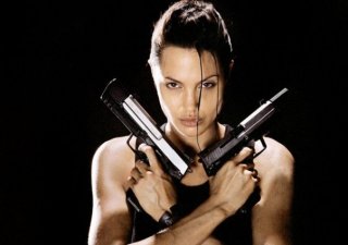 Komiksovou superhrdinku Laru Croft ve filmech ztvárnila Angelina Jolie