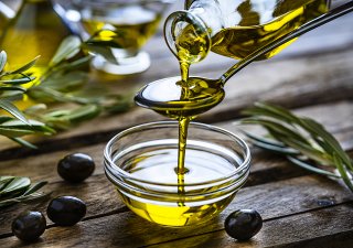 Tekuté zlato. Cena olivového oleje vystřelila na 26leté maximum