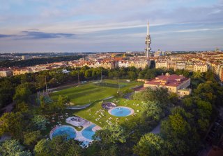 Riegrovy sady leží v Praze na Vinohradech. Jde o městský park o rozloze asi 11 hektarů.