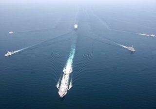 námořní cvičení v Hormuzském průlivu