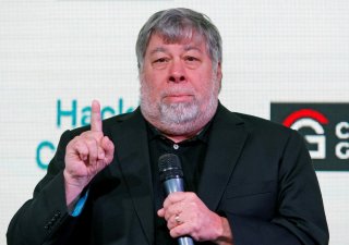 Umělá inteligence ztíží odhalování podvodů a dezinformací, varuje ikona Applu Wozniak.