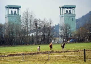 Těžní věže dolu Frenštát ve Frenštátu pod Radhoštěm