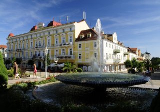 Lázeňský hotel Savoy ve Františkových Lázních