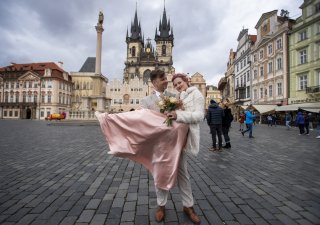 Roste zájem cizinců o svatbu v Praze, letní termíny jsou téměř plné