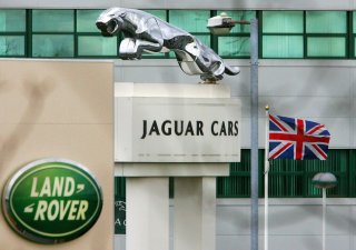 Britský výrobce luxusních vozů Jaguar Land Rover potvrdil, že během příštích dvou let zruší přibližně čtyři tisíce pracovních míst