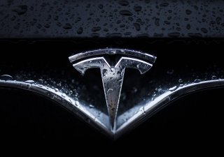 Logo automobilky Tesla