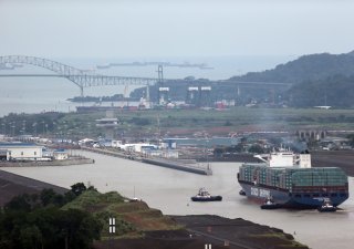 Panamský průplav od září sníží počet lodí, které mohou denně využít tuto klíčovou spojnici Atlantského a Tichého oceánu.
