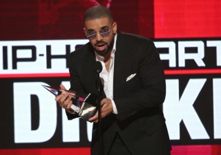 AI hitem ve stylu Drakea a The Weeknd vyděsila showbyznys. Umělci se bojí o svá autorská práva