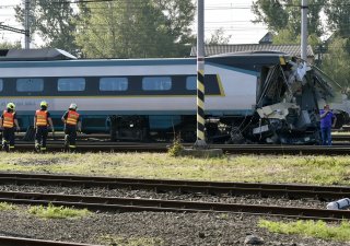 České dráhy nenechají opravit pendolino poškozené loni v červnu v Bohumíně  po srážce s posunovací lokomotivou.