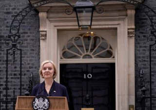Lizz Trussová rezignovala na post britské premiérky