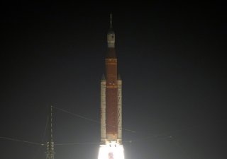 Raketa SLS odstartovala 16. listopadu z floridského mysu Canaveral, nese modul k Měsíci.