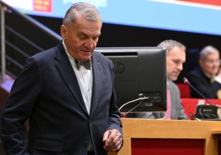 Zleva lídr koalice Spolu (ODS, TOP 09, KDU-ČSL) Bohuslav Svoboda a dosavadní primátor Zdeněk Hřib (Piráti).