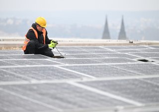 Společnost ČEZ představila 29. listopadu 2022 velkou fotovoltaickou elektrárnu, kterou staví v Kongresovém centru Praha.