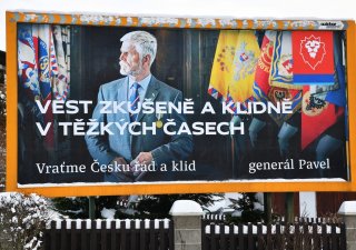 Volební billboard kandidáta na prezidenta generála Petra Pavla v Letovicích na Blanensku.