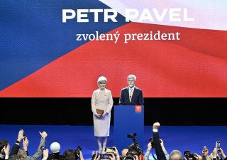 Nově zvolený český prezident Petr Pavel s budoucí první dámou Evou.