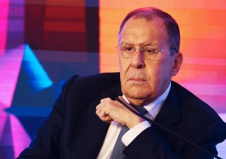 Ruský ministr zahraničí Lavrov na konferenci v Dillí.