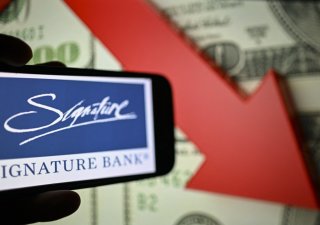 Americká Signature Bank zkrachovala 12. března 2023.
