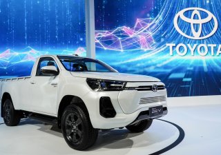 Japonská automobilka Toyota Motor a německý Daimler Truck Holding uzavřely předběžnou dohodu o spojení svých aktivit pro výrobu nákladních automobilů v Japonsku.