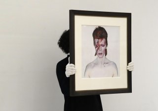 „Mona Lisa popu“ je na prodej. Foto z alba Davida Bowieho útočí na rekord