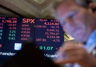 Během minulého týdne akciové trhy projevily opět větší nestabilitu, S&P 500 se neúspěšně pokusil překročit hranici 4200 bodů.