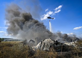 Škoda po požáru průmyslové haly v Žebráku je předběžně 1,5 miliardy korun