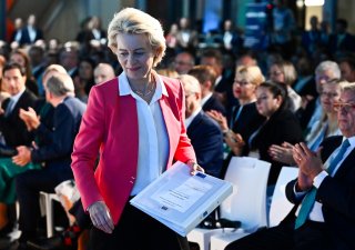 Ursula von der Leyenová oznámila schválení dalších peněz pro ČR