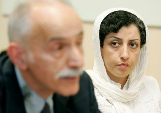 Nobelovu cenu za mír má íránská bojovnice za práva žen Narges Mohammadíová