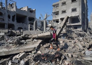 Konflikt v Izraeli pokračuje sedmým dnem, Izraelci operují za hranicí Pásma Gazy