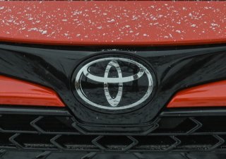 Toyota loni dosáhla rekordního prodeje, zůstala jedničkou na světovém trhu