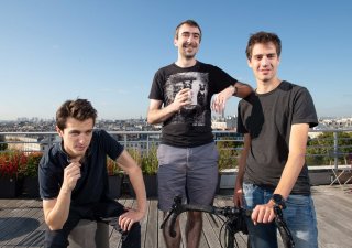 Zakladatelé společnosti Mistral Timothee Lacroix, Arthur Mensch a Guillaume Lample