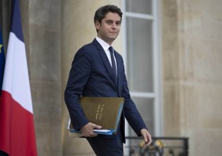 Novým francouzským premiérem bude dosavadní ministr školství Gabriel Attal