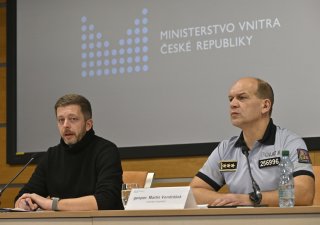 Ministr vnitra Vít Rakušan (vlevo) a policejní prezident Martin Vondrášek (vpravo)