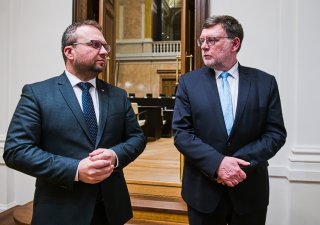 Ministři Marian Jurečka a Zbyněk Stanjura u Ústavního soudu kvůli snížení valorizace důchodů