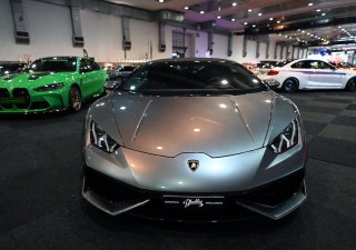 Ferrari, Lamborghini či Rolls-Royce. Luxusní automobilky táhnou i v dobách utahování opasků