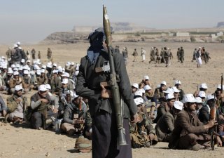 Americké a britské síly společně zaútočily na stanoviště jemenských povstalců