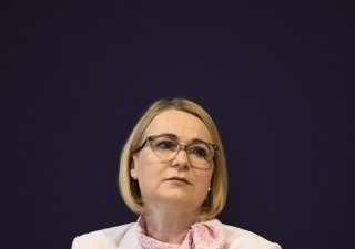 Ministryně obrany Jana Černochová (ODS)