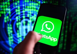 Apple v Číně smazal z App Store aplikace WhatsApp i Threads