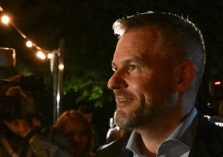 Peter Pellegrini po sečtení třetiny okrsků průběžně vede