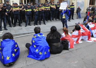 Gruzínský parlament přehlasoval prezidentské veto zákona o zahraničním vlivu