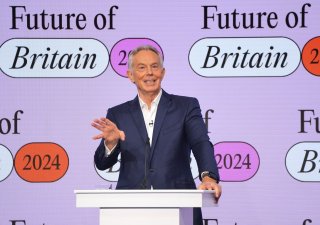 Nenechávejte populistům záminky, radí demokratům Tony Blair