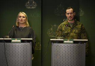 Ministryně obrany Jana Černochová a náčelník Generálního štábu Armády ČR Karel Řehka
