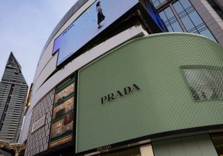 Prada koupí za 1,4 miliardy dolarů svého rivala Versace
