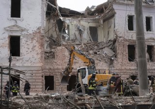 Trump označil ruský útok na Sumy za strašný, Zelenskyj ho zve na Ukrajinu
