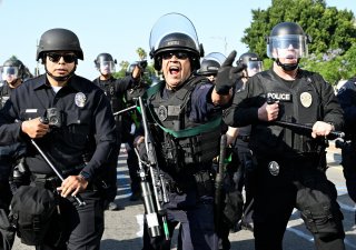 Počet vojáků nasazených Trumpovou vládou v Los Angeles vzroste na 4700