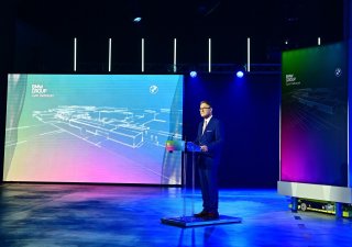 Automobilka BMW otevřela v Maďarsku továrnu na výrobu elektromobilů