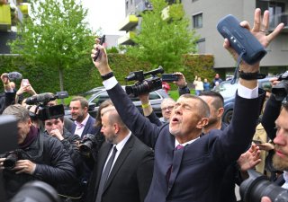 Politika kýče končí, začíná éra kšeftování o každý hlas