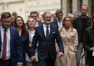 Vláda couvá: rozpočet nové Sněmovně zřejmě předloží, past, kterou líčila, se obrací proti ní.