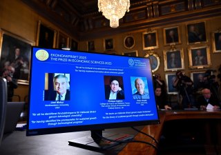 Letošní Nobelovu cenu za ekonomii získali Joel Mokyr, Philippe Aghion a Peter Howitt za výzkum vlivu inovací na hospodářský růst