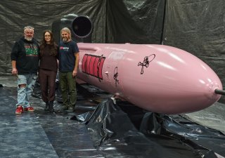 Martin Ondráček, Jan Polák, střela s plochou dráhou letu Flamingo nazvaná DANA 1, raketa, Dárek pro Putina